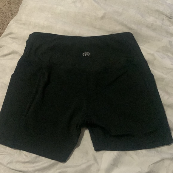 N.Y.L Workout Shorts Black Women Size Large - Picture 2 of 3